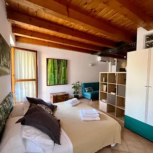  Appartamento Bright, Cozy In The Heart Of